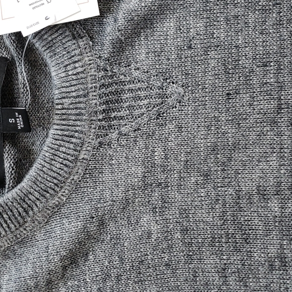 Banana Republic 100% Linen Crew Neck Sweater - Picture 5 of 5